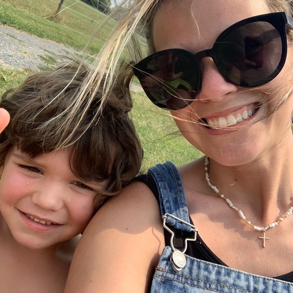 Meet your Posher, Samantha - Picture 1 of 1